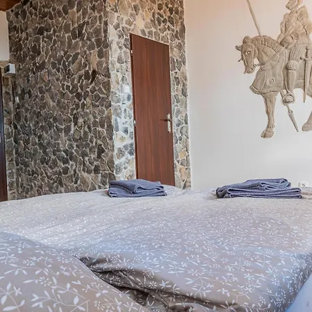 Hrad Doubravka 3*